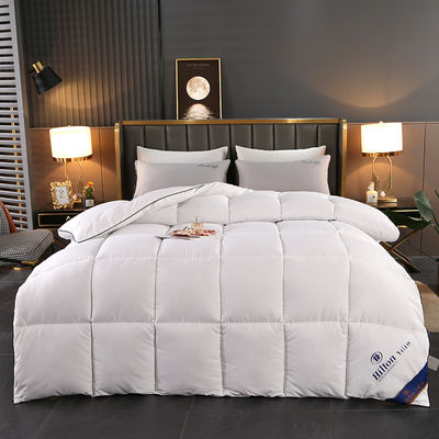 Προσαρμοσμένο μέγεθος Αειφόρος Hilton Hotel Textile Quilt Πανδύα κρεβατοκάμαρα με 100% πολυεστέρα