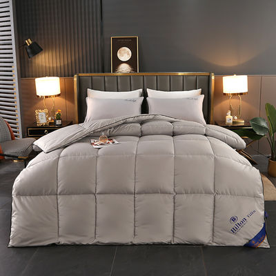 Προσαρμοσμένο μέγεθος Αειφόρος Hilton Hotel Textile Quilt Πανδύα κρεβατοκάμαρα με 100% πολυεστέρα