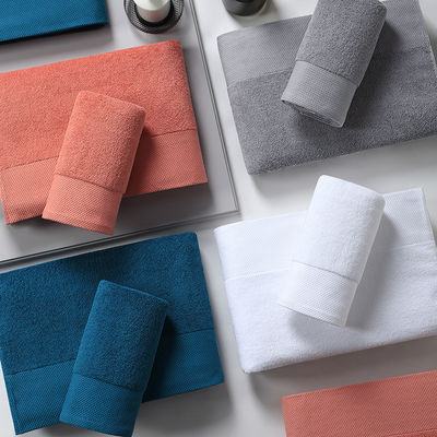 Προσαρμοσμένο Polyester / Cotton Luxury Hotel Embroidery Bath Towel Set για υπερ-απορρόφηση