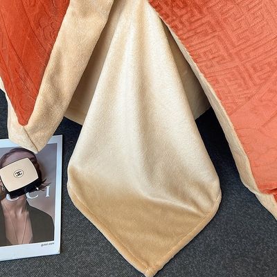 100% Polyester ύφασμα χειμερινό στρώμα κρεβατιού σχεδιασμός με πολυτελή κρεβάτι και King Size Comforter